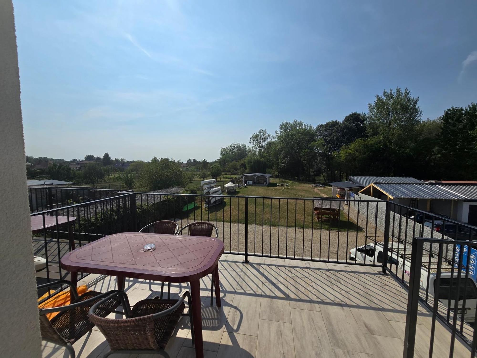 Duna-Beach Apartman Kimle Экстерьер фото